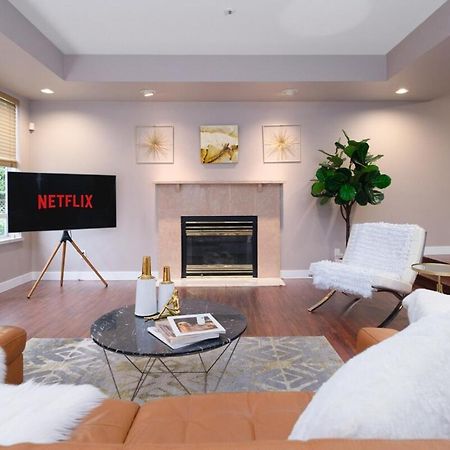 Spacious 4Br W Ensuites Mins To Downtown Yvr Ubc バンクーバー エクステリア 写真