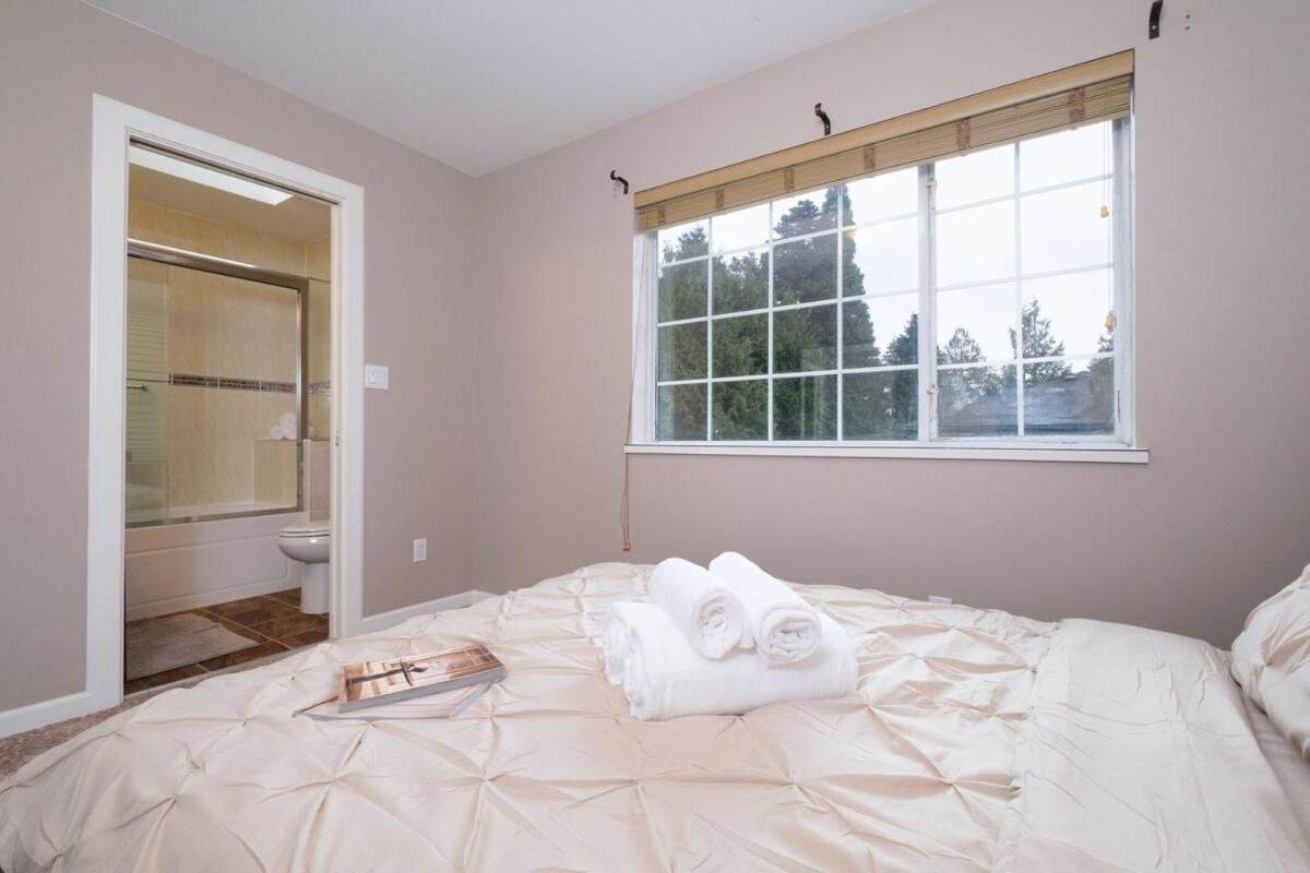 Spacious 4Br W Ensuites Mins To Downtown Yvr Ubc バンクーバー エクステリア 写真