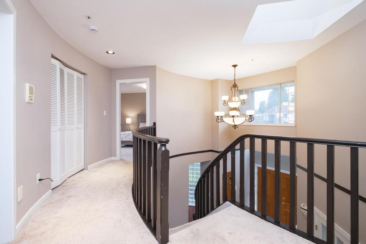Spacious 4Br W Ensuites Mins To Downtown Yvr Ubc バンクーバー エクステリア 写真