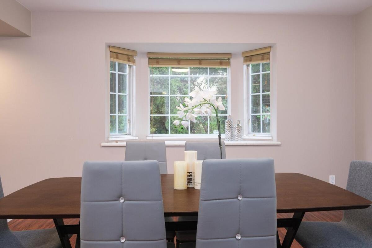 Spacious 4Br W Ensuites Mins To Downtown Yvr Ubc バンクーバー エクステリア 写真