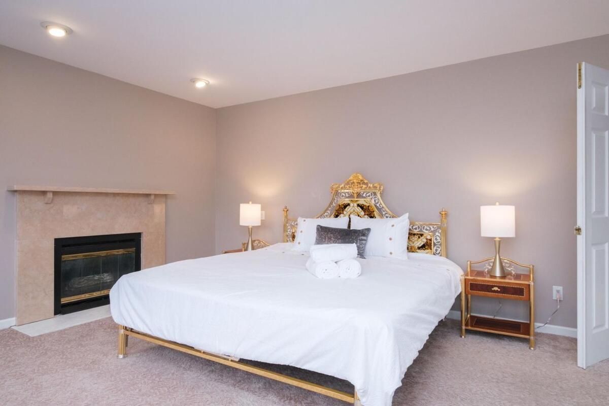 Spacious 4Br W Ensuites Mins To Downtown Yvr Ubc バンクーバー エクステリア 写真