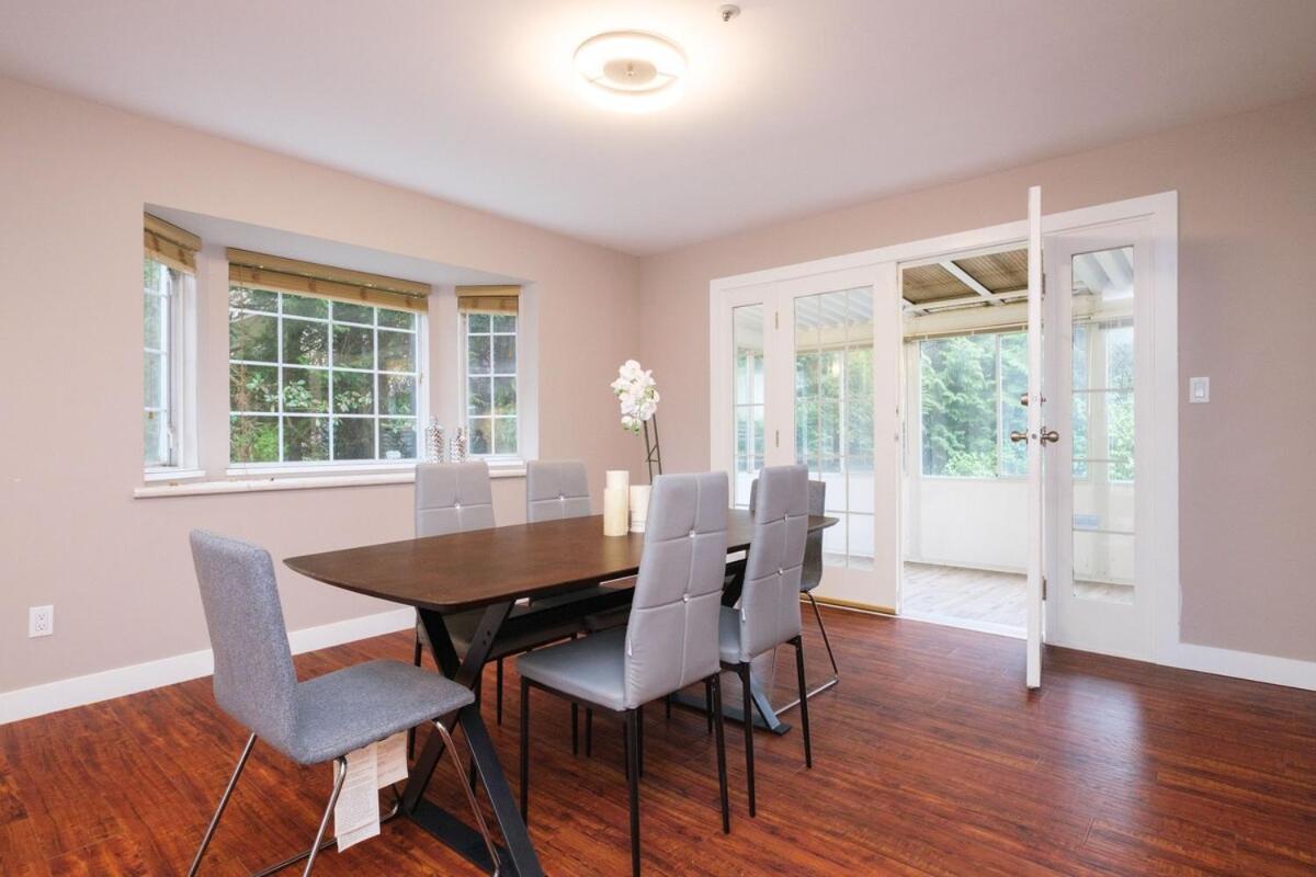 Spacious 4Br W Ensuites Mins To Downtown Yvr Ubc バンクーバー エクステリア 写真