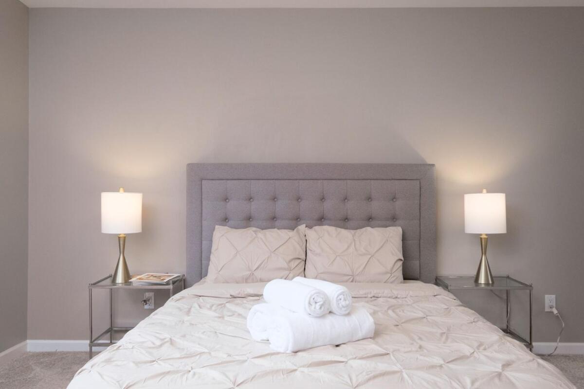 Spacious 4Br W Ensuites Mins To Downtown Yvr Ubc バンクーバー エクステリア 写真